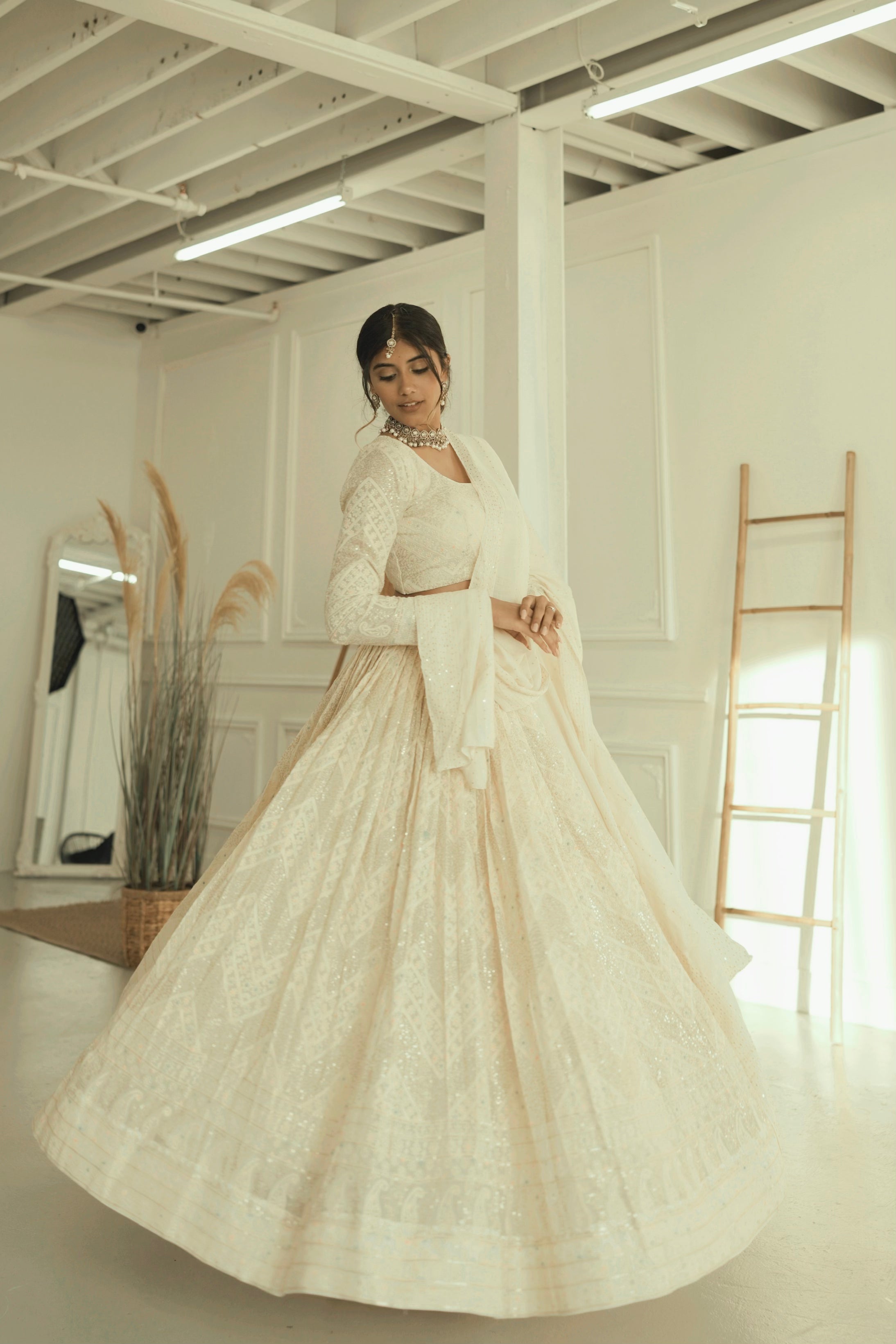 White Lakhnawi Lehenga