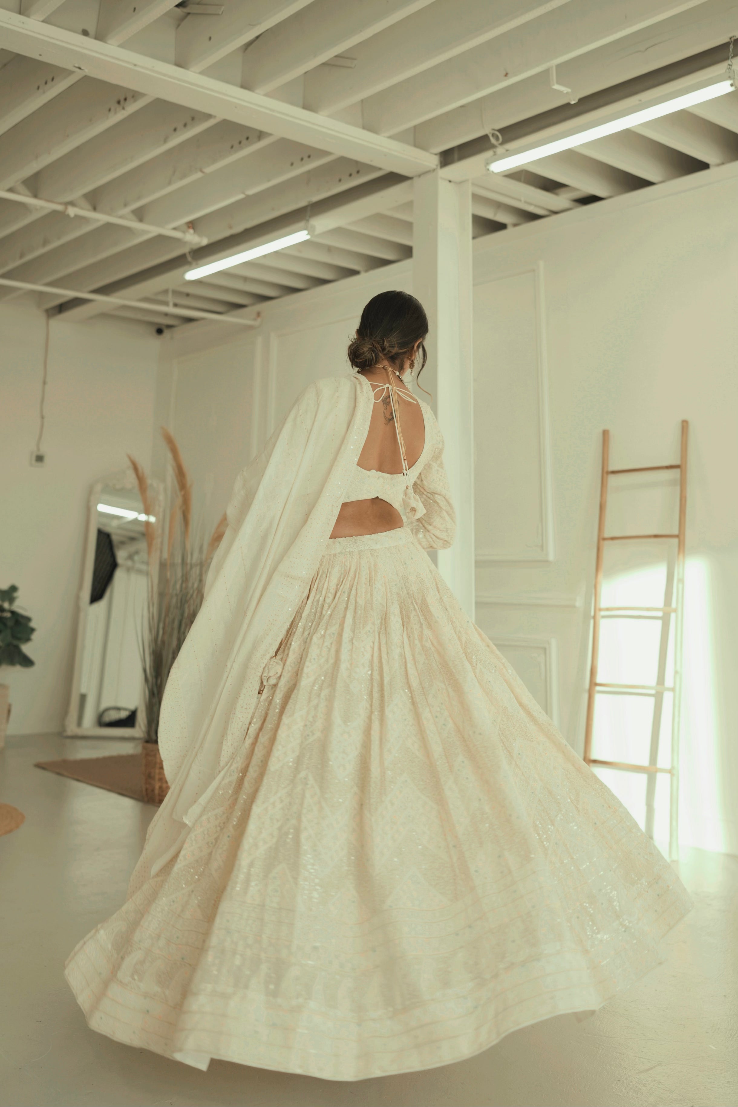 White Lakhnawi Lehenga